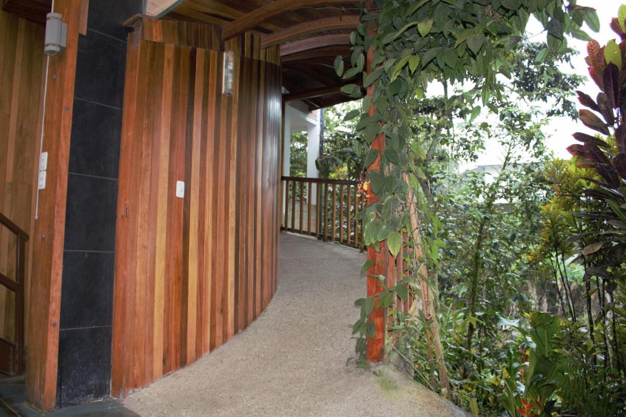 Hostal Zafiro Mindo Dış mekan fotoğraf