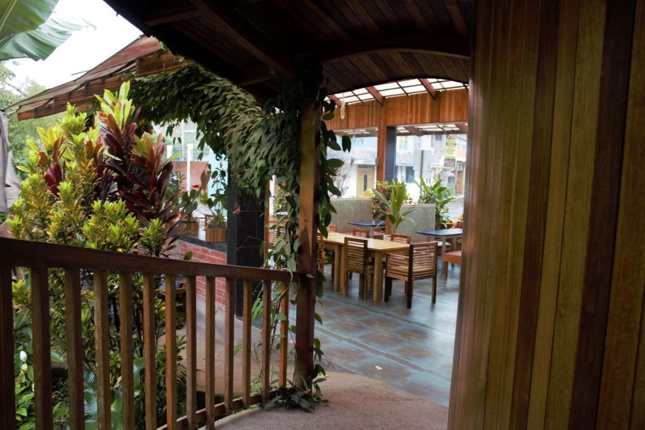 Hostal Zafiro Mindo Dış mekan fotoğraf